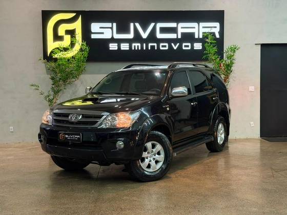 TOYOTA HILUX SW4 3.0 SRV 4X4 16V TURBO INTERCOOLER DIESEL 4P AUTOMÁTICO TOYOTA HILUX SW4 3.0 SRV 4X4 16V TURBO INTERCOOLER DIESEL 4P AUTOMÁTICO